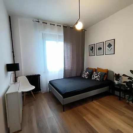Designed Overlooking San Siro Lägenhet *