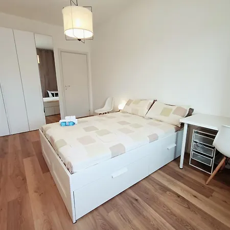 アパート Designed Overlooking San Siro *