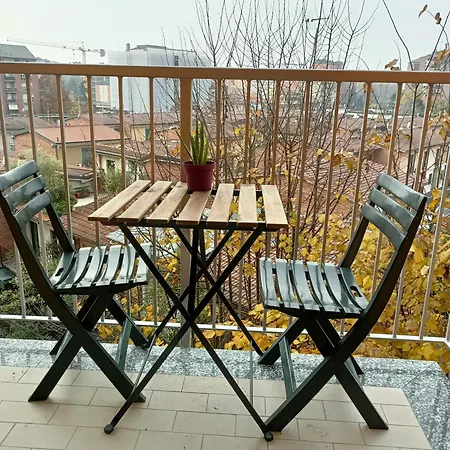 アパート Designed Overlooking San Siro