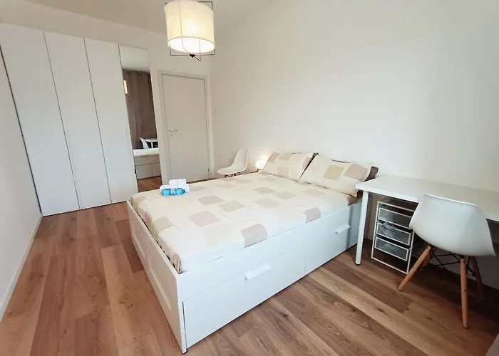 アパート Designed Overlooking San Siro *