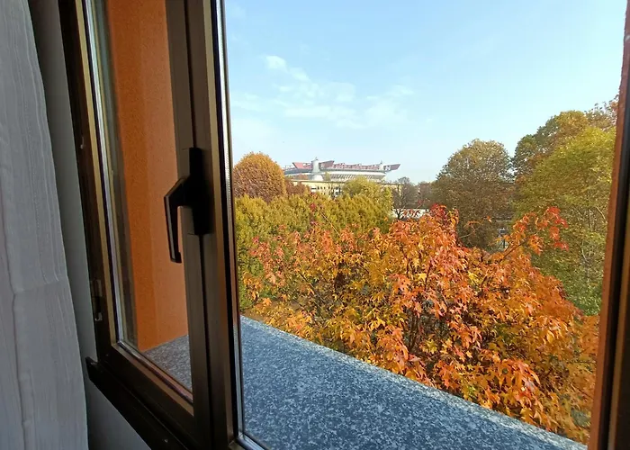 Designed Overlooking San Siro アパート *